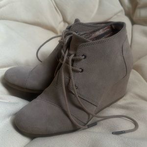 Toms Lace Up Wedges